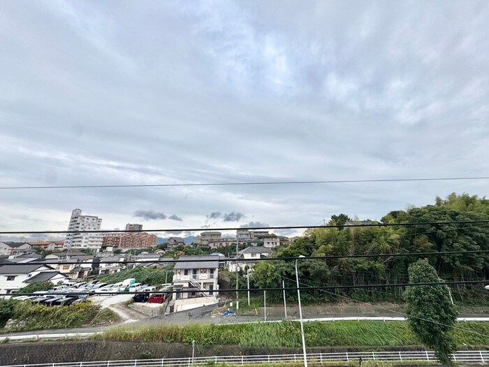 物件内観写真13　(室内からの展望)