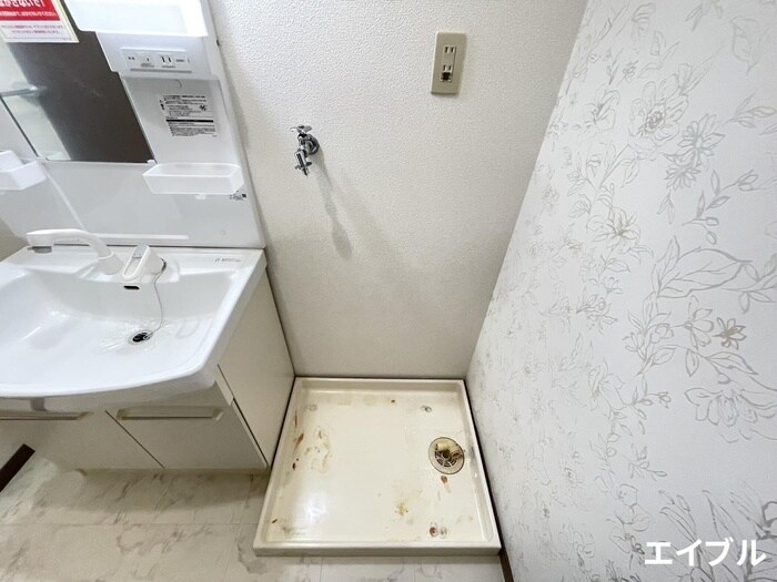 物件内観写真7　(洗濯機置場)