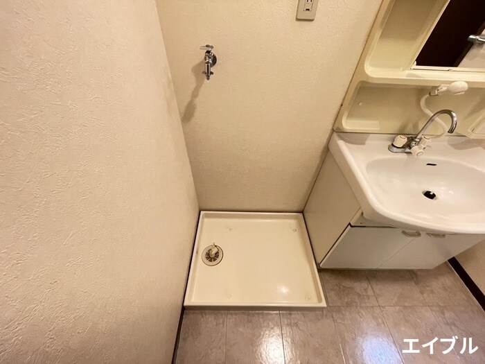 物件内観写真11　(洗濯機置場)