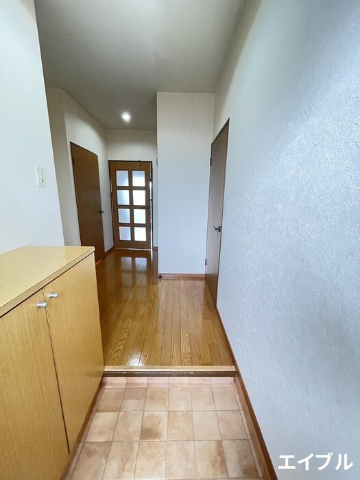 物件内観写真14　(玄関)