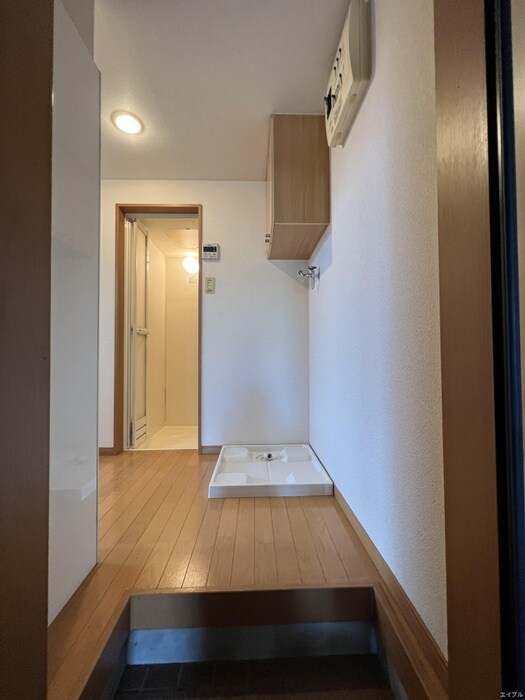 物件内観写真3　(玄関)