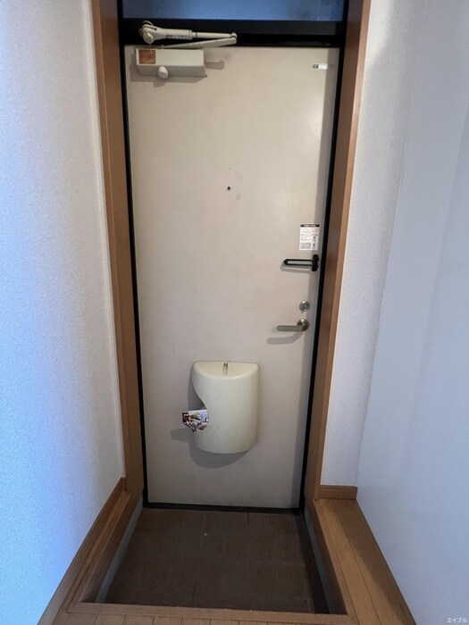 物件内観写真5　(玄関)