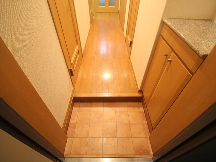 物件内観写真18　(玄関)