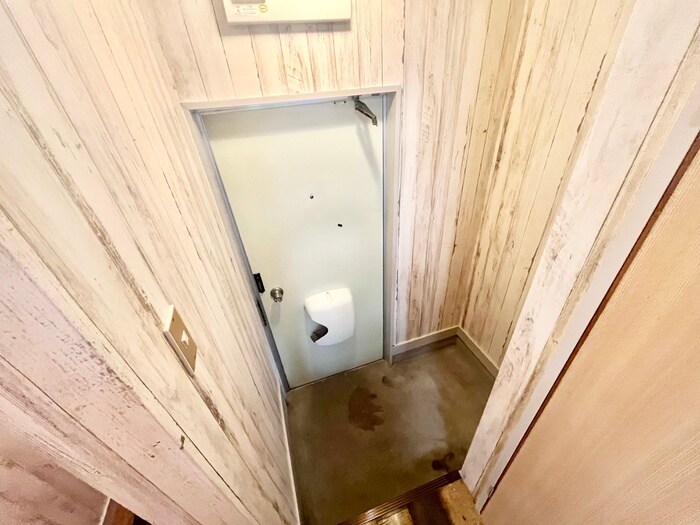 物件内観写真9　(玄関)