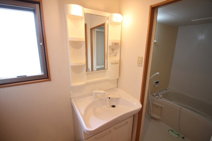 物件内観写真12　(洗面)