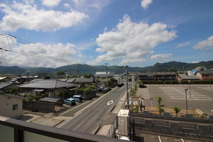 物件内観写真16　(室内からの展望)