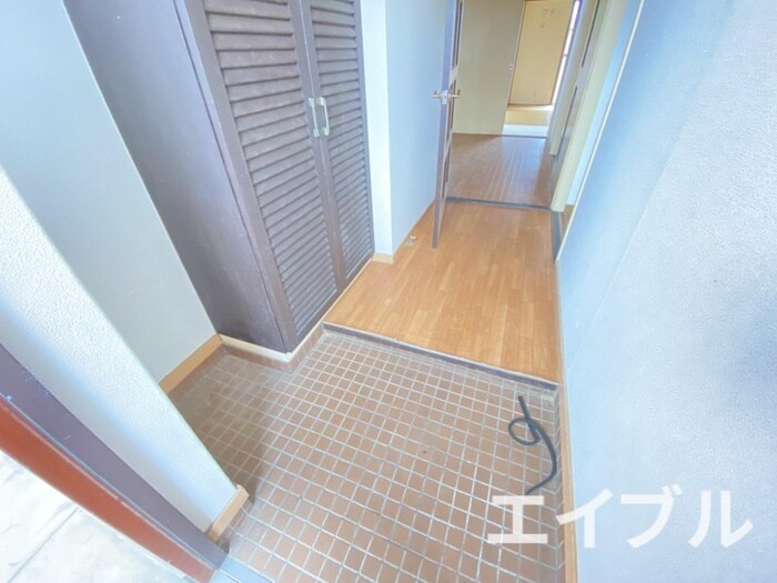 物件内観写真16　(玄関)