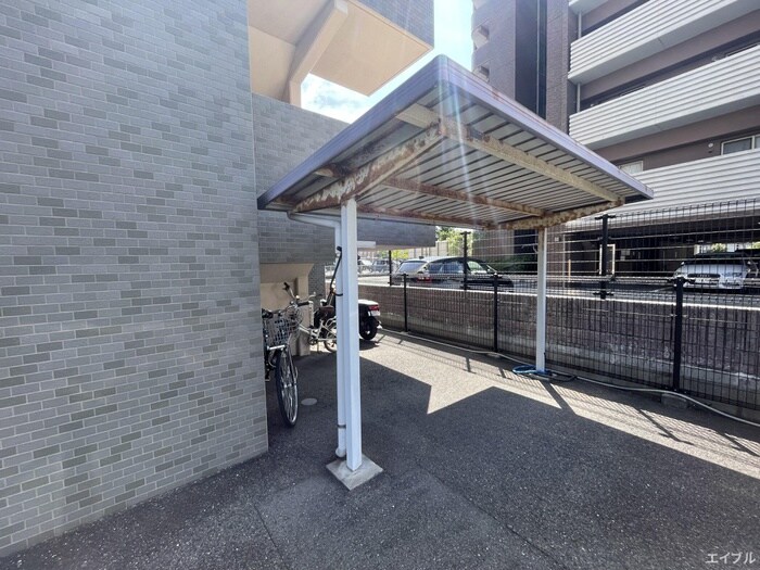 物件外観写真3　(駐輪場)