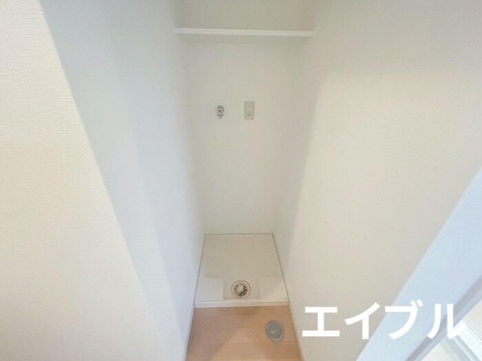 物件内観写真12　(洗濯機置場)