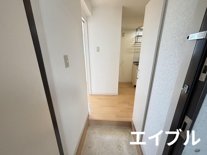 物件内観写真16　(玄関)