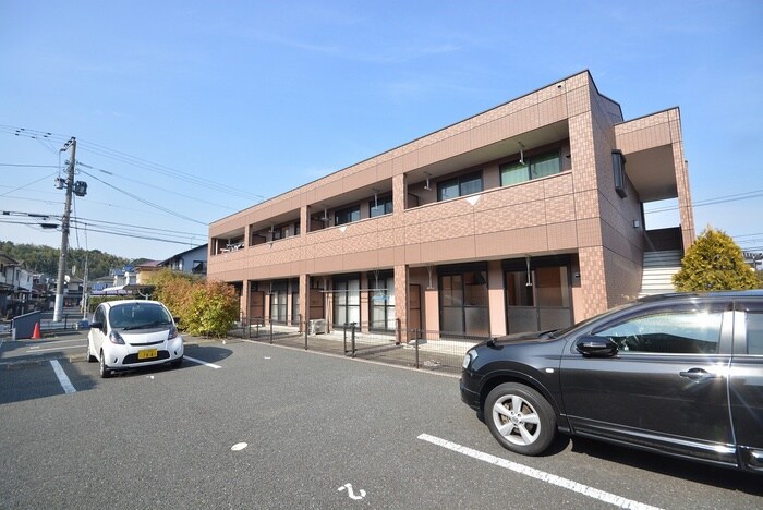 物件外観写真1　(同型モデル)