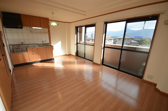 物件内観写真4　(居室)