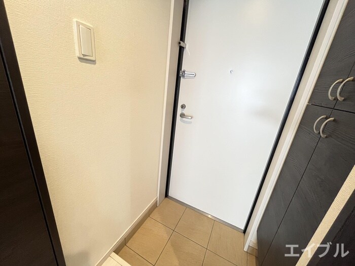物件内観写真11　(玄関)