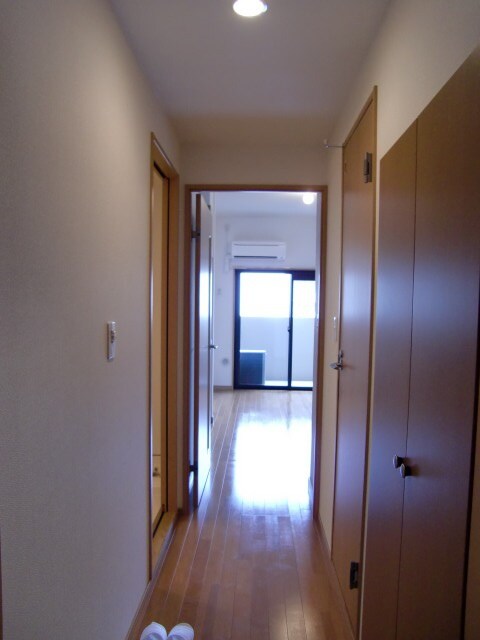 物件内観写真16　(玄関)