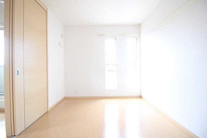 物件内観写真8　(室内からの展望)