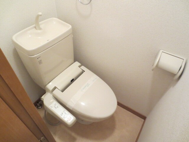 物件内観写真8　(トイレ)