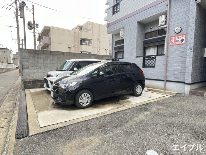 物件外観写真3　(駐車場)