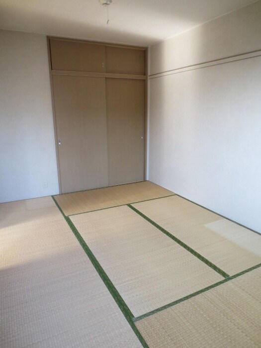 物件内観写真10　(居室)