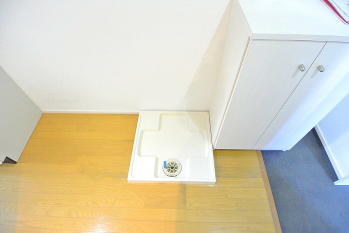 物件内観写真12　(洗濯機置場)