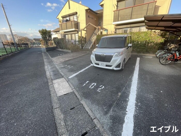 物件外観写真2　(駐車場)