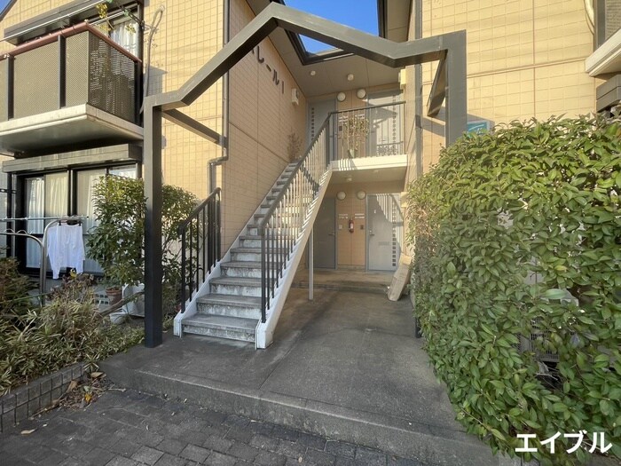 物件外観写真6　(エントランス部分)