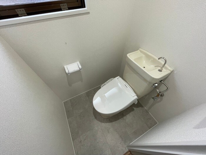 物件内観写真9　(トイレ)