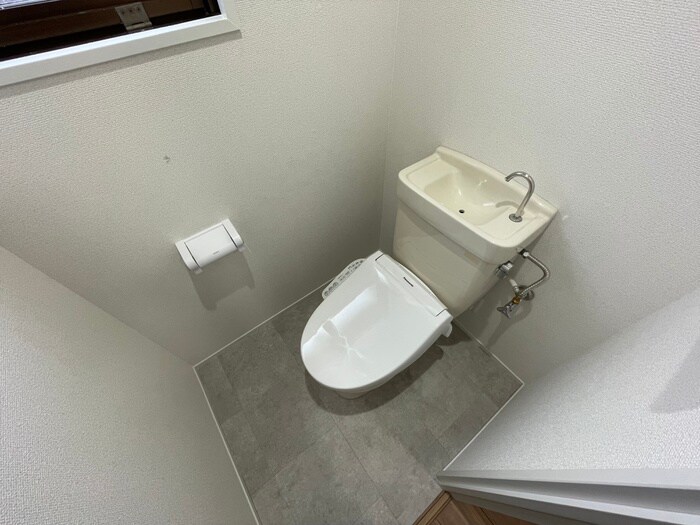 物件内観写真10　(トイレ)