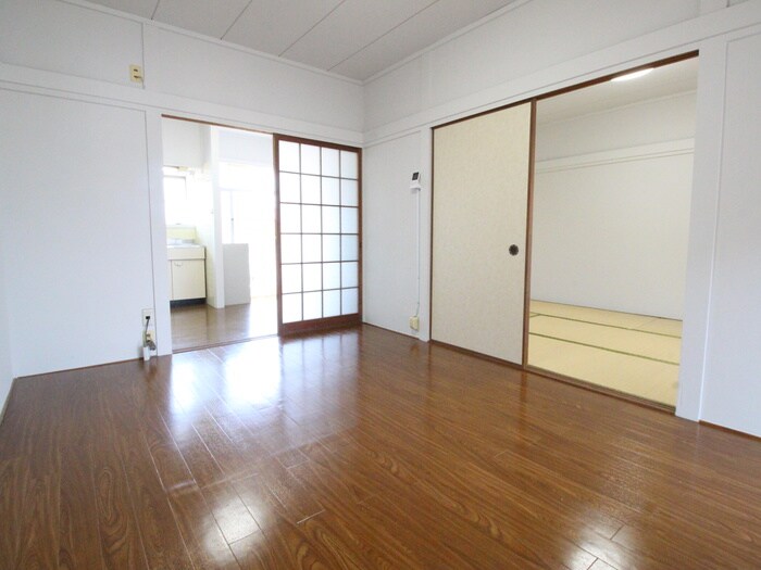 物件内観写真3　(居室)