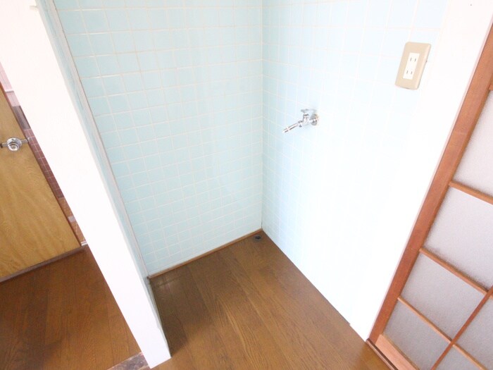 物件内観写真15　(洗濯機置場)