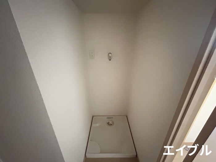 物件内観写真15　(洗濯機置場)