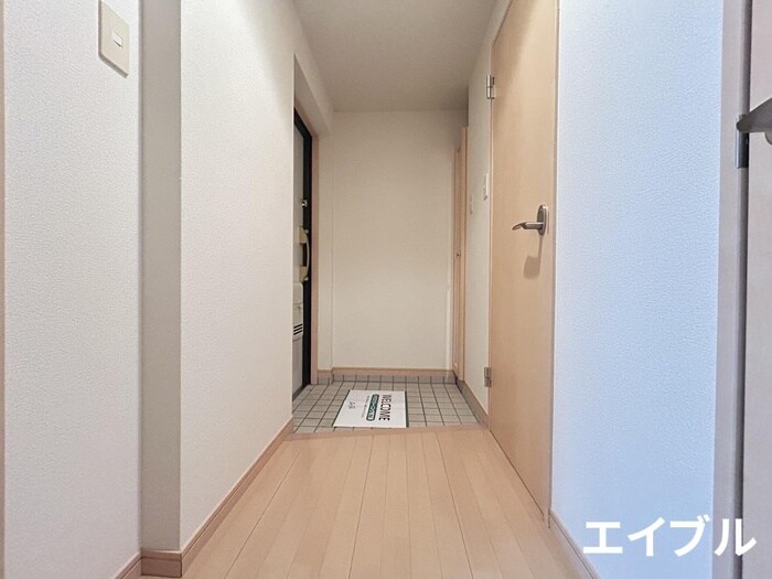 物件内観写真16　(廊下)