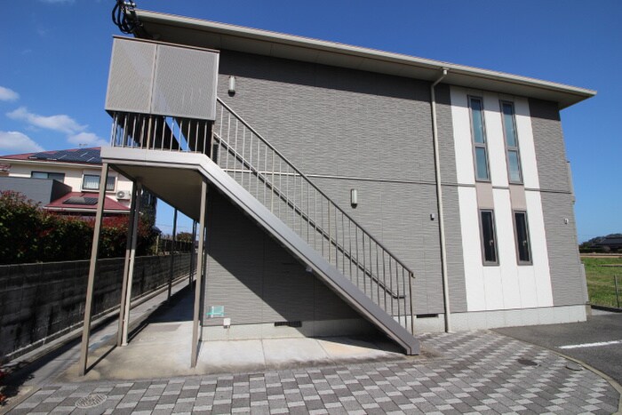 物件外観写真5　(エントランス部分)