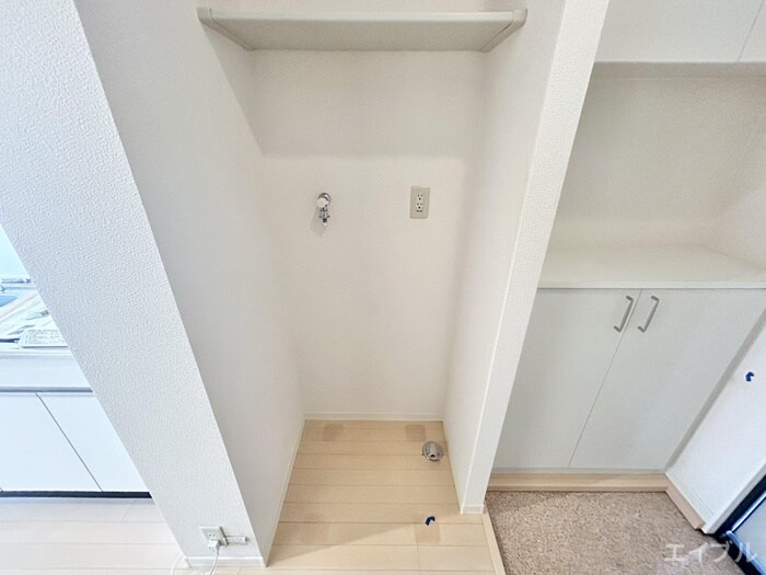 物件内観写真16　(洗濯機置場)