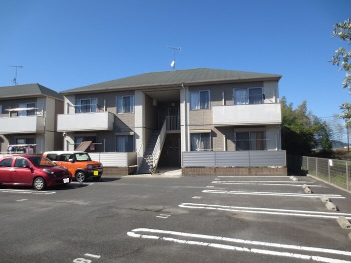 物件外観写真2　(駐車場)