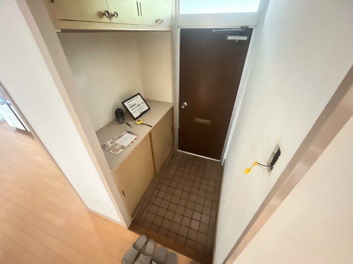 物件内観写真10　(玄関)