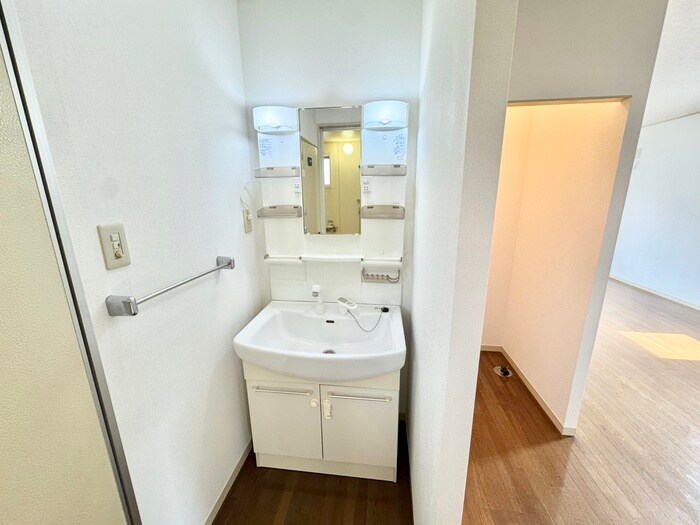 物件内観写真8　(洗面)