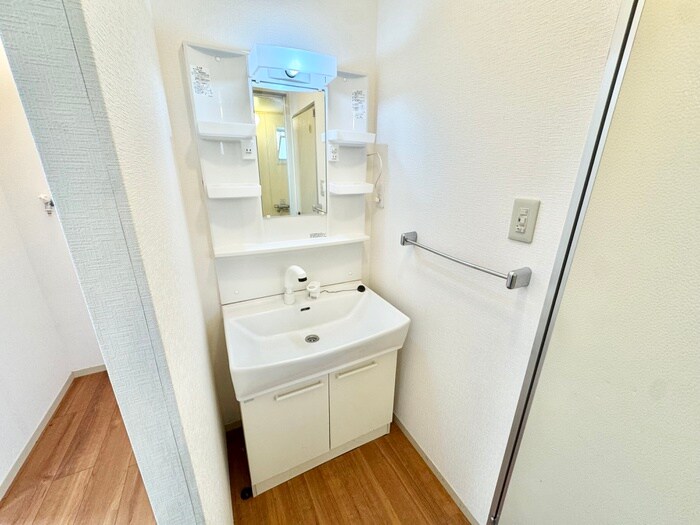 物件内観写真8　(洗面)