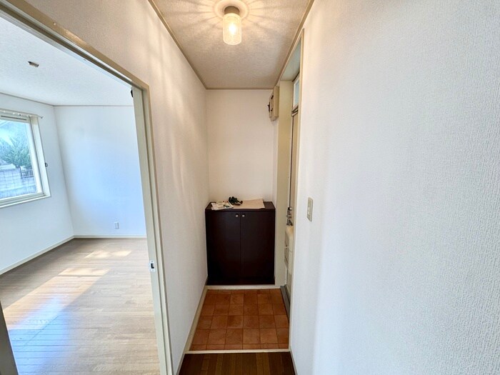 物件内観写真11　(玄関)