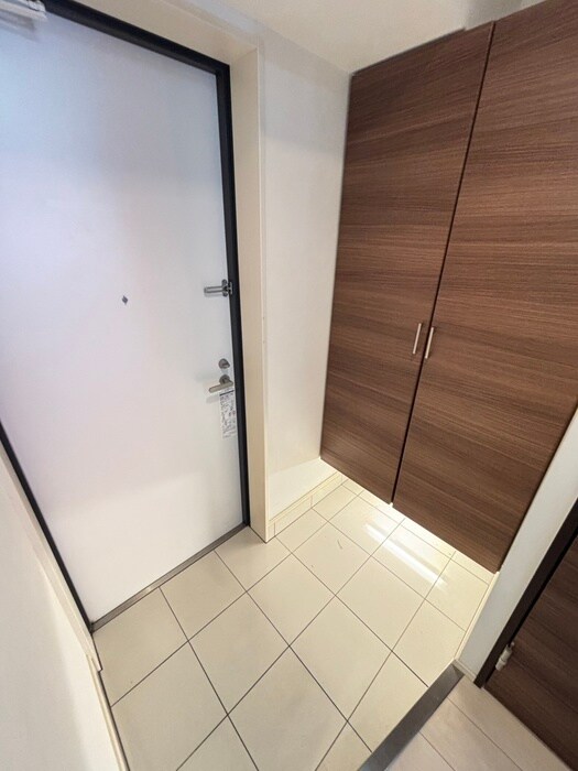 物件内観写真13　(玄関)