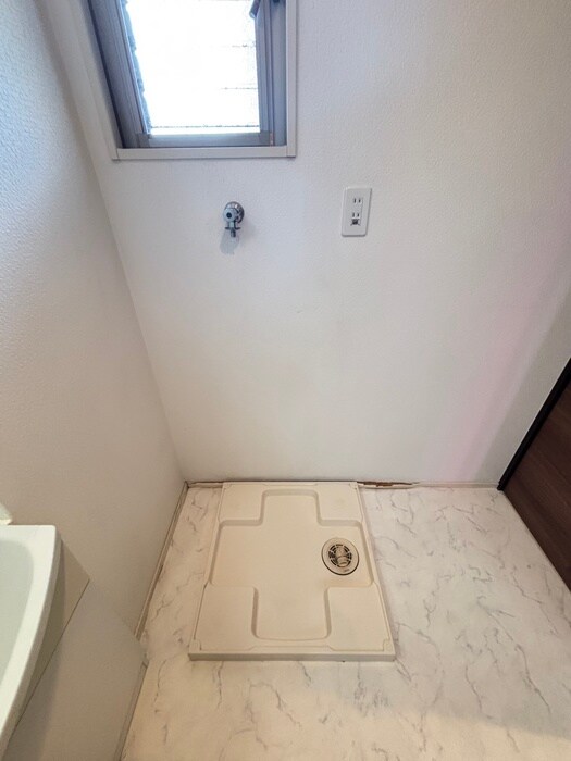 物件内観写真17　(洗濯機置場)