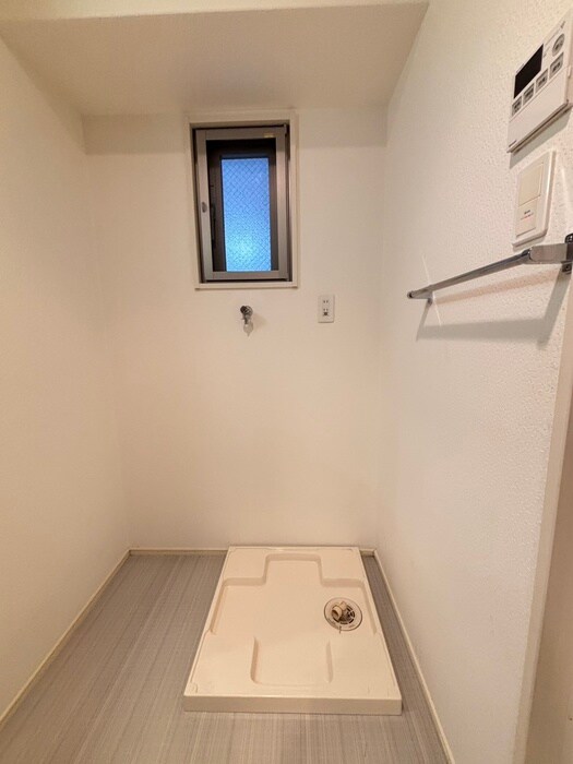 物件内観写真18　(洗濯機置場)