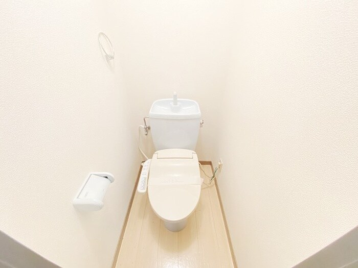 物件内観写真8　(トイレ)