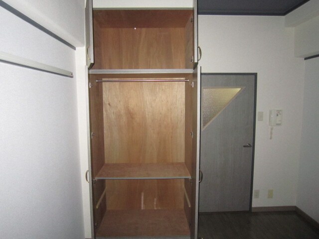 物件内観写真13　(収納)