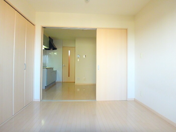 物件内観写真4　(居室)