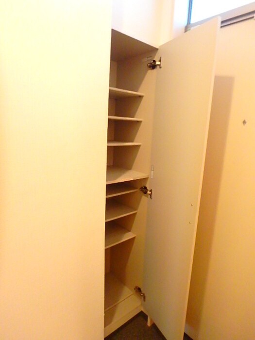 物件内観写真13　(靴箱)