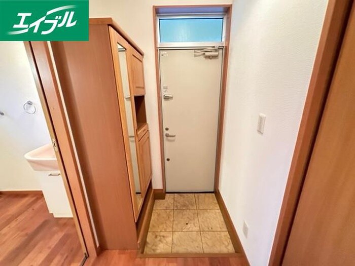 物件内観写真12　(玄関)