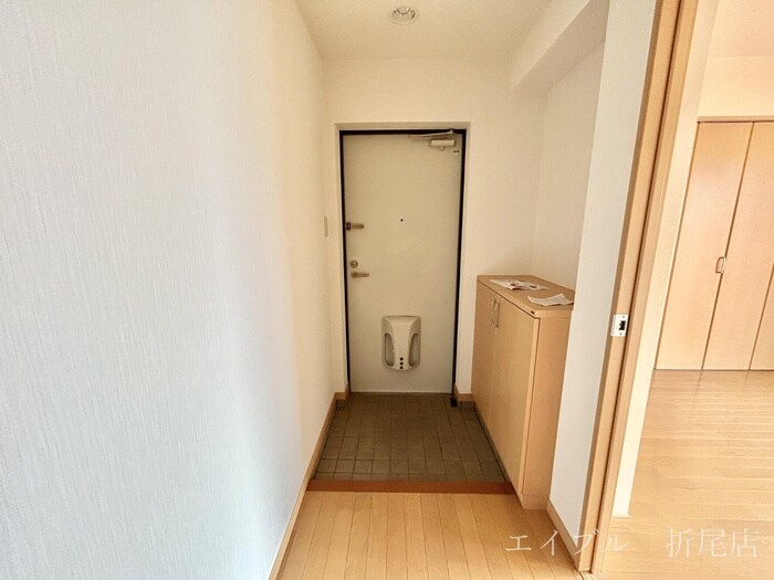 物件内観写真11　(玄関)