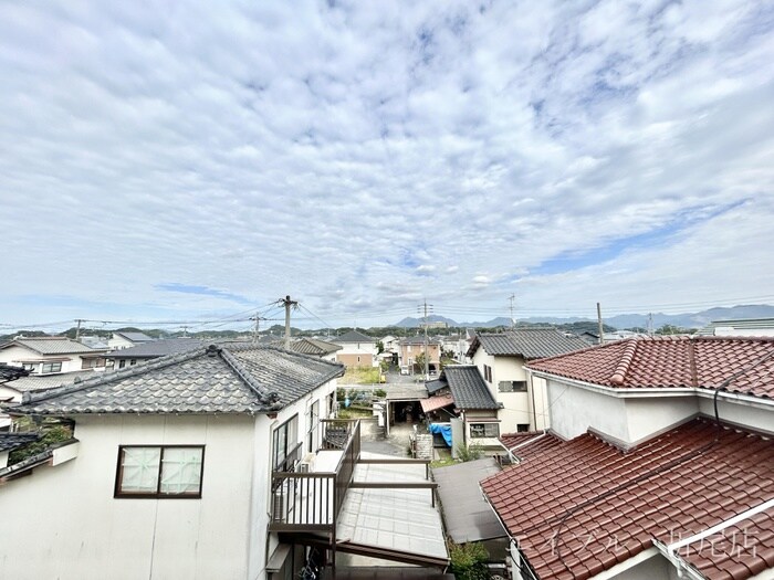 物件内観写真13　(室内からの展望)