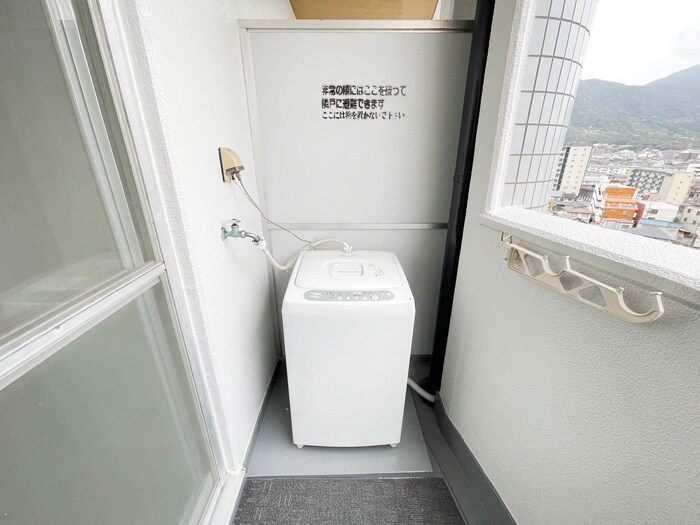 物件内観写真17　(洗濯機置場)