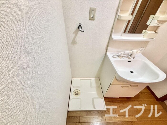 物件内観写真16　(洗濯機置場)